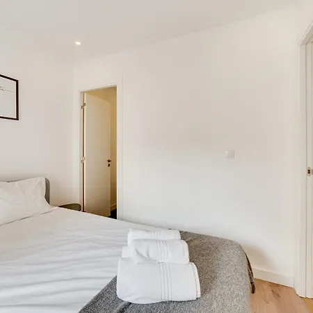 Lapa Stylish Apartment Lisbon